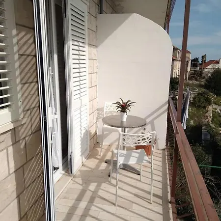 Ljilja Apartmán *